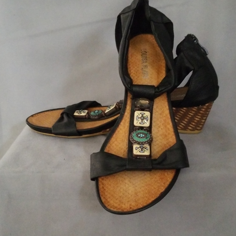 BLACK ITALIAN WEDGES WITH DECORATE STONES